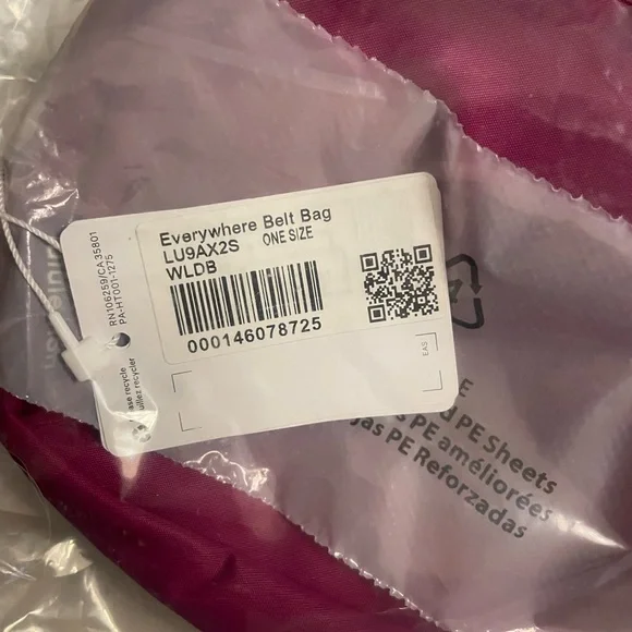 NWT Lululemon Everywhere Belt Bag Wild Berry - Picture 3 of 9